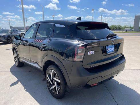 Certified 2025 Nissan Kicks SV FWD image 5
