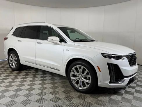 Used 2020 Cadillac XT6 Premium Luxury image 9