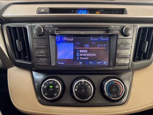Used 2013 Toyota RAV4 LE AWD/4WD image 21