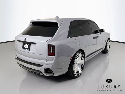 Used 2025 Rolls-Royce Cullinan Black Badge AWD/4WD image 6