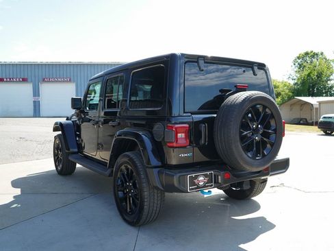 Used 2022 Jeep Wrangler Unlimited Sahara w/ Cold Weather Group image 4