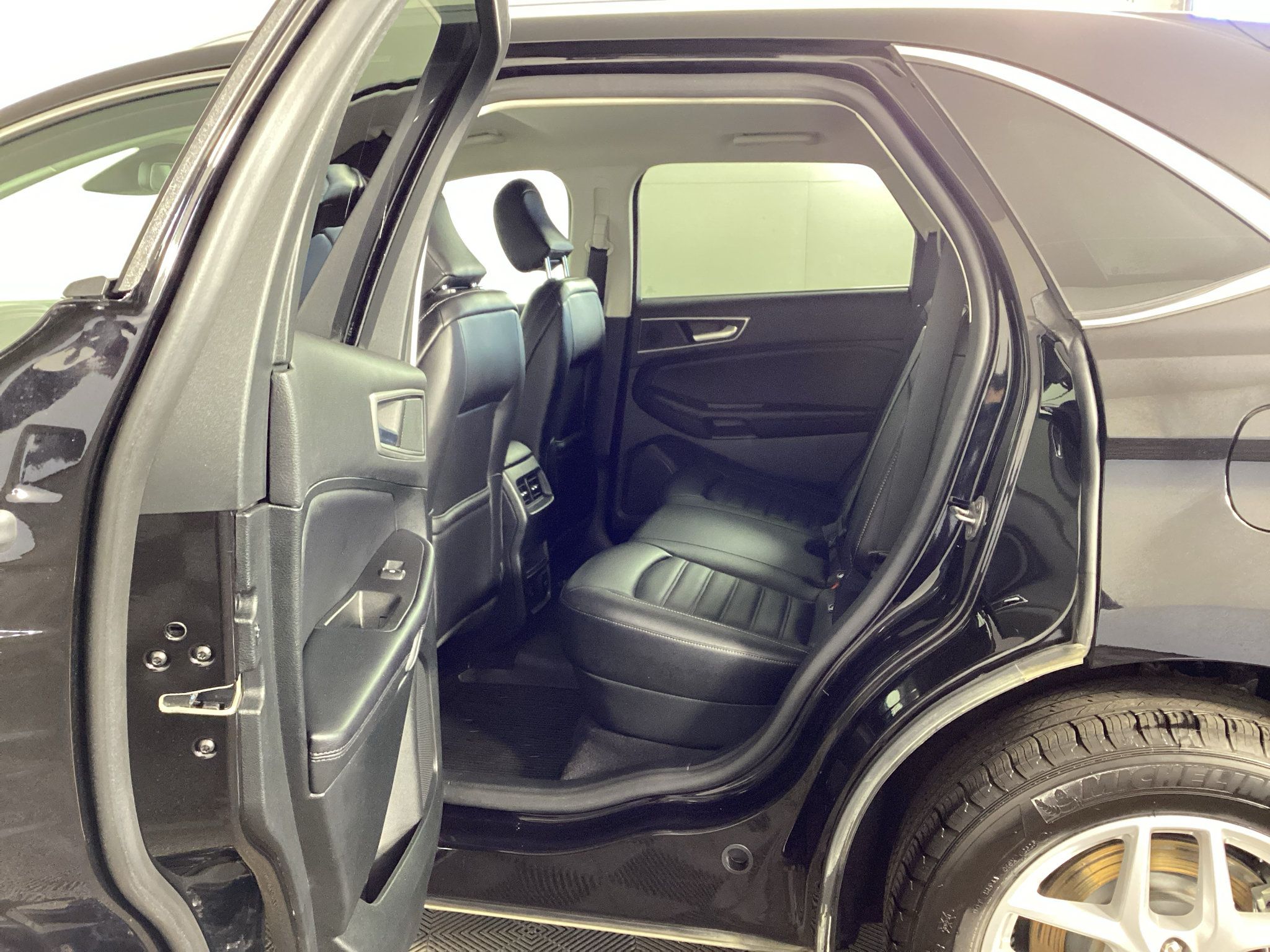 Used 2024 Ford Edge SEL w/ Convenience Package AWD/4WD image 13