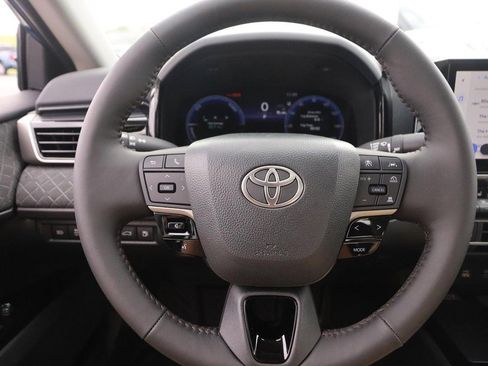 Used 2026 Toyota Camry XLE AWD/4WD image 11