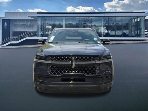New 2026 Lincoln Navigator Reserve AWD/4WD image 2