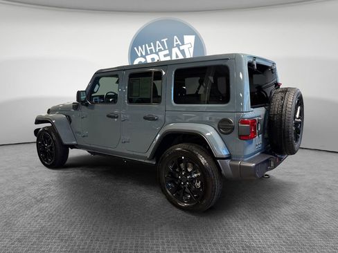 Used 2025 Jeep Wrangler Unlimited Sahara w/ Safety Group image 6