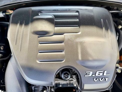 Used 2015 Chrysler 300 Limited w/ 300 Premium Group image 23