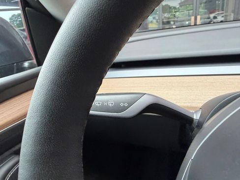 Used 2023 Tesla Model Y Long Range AWD/4WD image 15