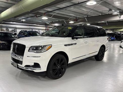 Certified 2024 Lincoln Navigator L Black Label AWD/4WD image 5