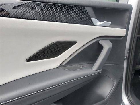 New 2025 Volkswagen Tiguan SE image 14