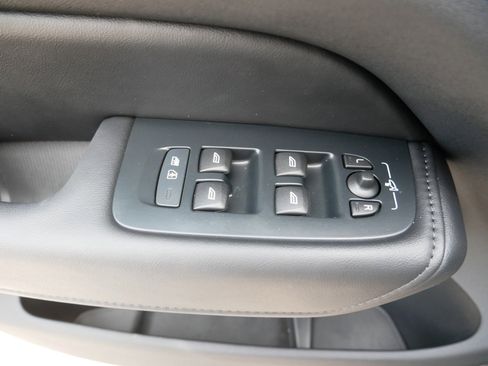 Certified 2025 Volvo XC60 B5 Plus AWD/4WD image 17