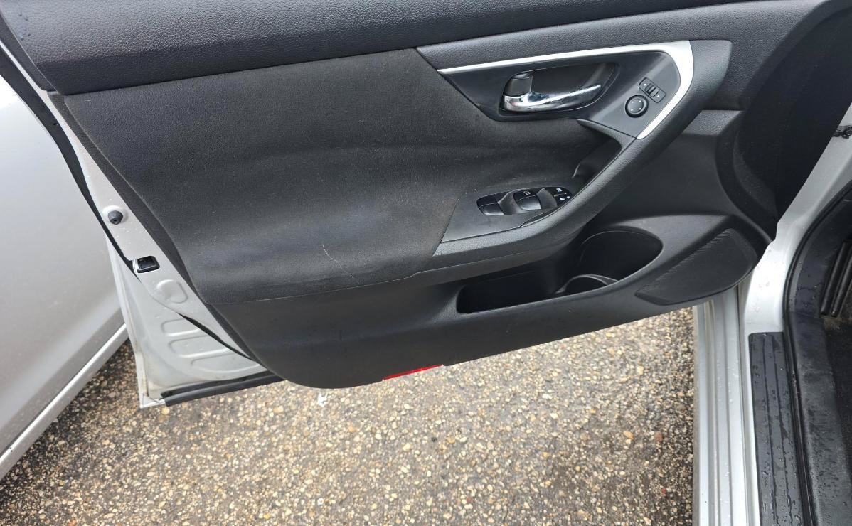 Used 2014 Nissan Altima 2.5 S FWD image 9