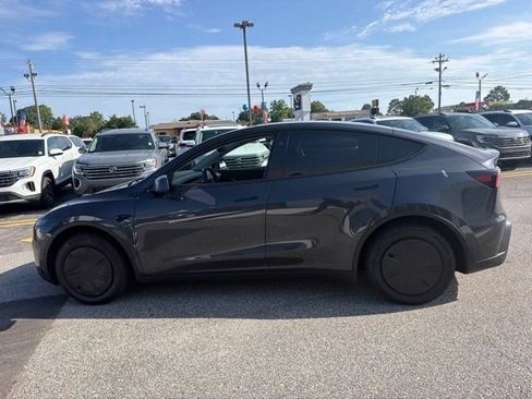 Used 2026 Tesla Model Y 2WD image 8