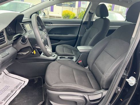 Used 2019 Hyundai Elantra SE w/ Cargo Package FWD image 11