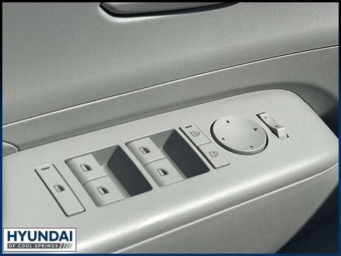 New 2027 Hyundai Kona SE FWD image 17