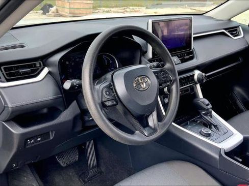 Certified 2025 Toyota RAV4 XLE image 17