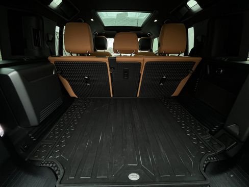 Used 2023 Land Rover Defender 110 image 30