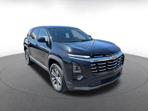 Used 2025 Chevrolet Equinox LT AWD/4WD image 1