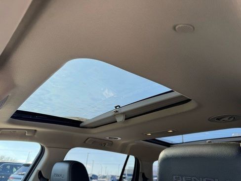 Used 2017 GMC Acadia Denali w/ Technology Package image 32