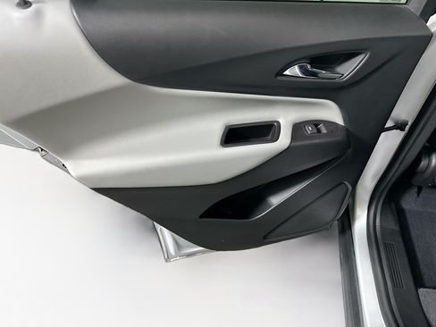 Used 2020 Chevrolet Equinox LS FWD image 25