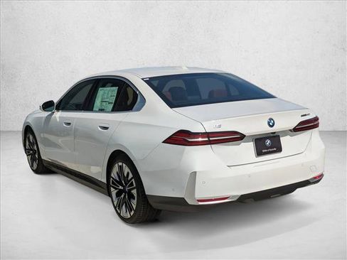 Certified 2024 BMW i5 eDrive40i w/ M Sport Package image 9