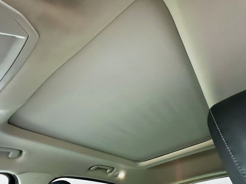 Used 2017 Ford Escape Titanium image 26