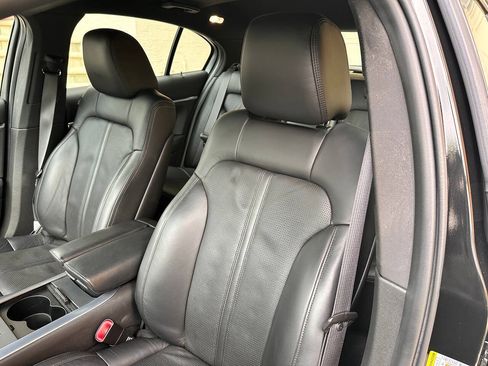 Used 2009 Lincoln MKS FWD image 57