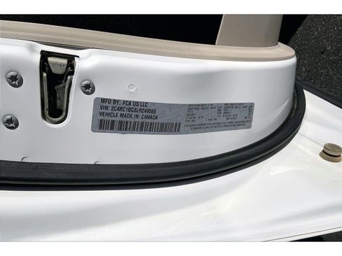 Used 2020 Chrysler Pacifica Touring-L image 29