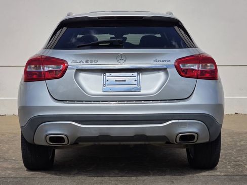 Used 2018 Mercedes-Benz GLA 250 4MATIC image 4