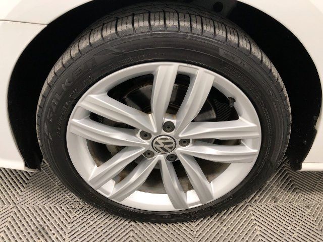 Used 2018 Volkswagen Passat 3.6 SEL Premium FWD image 28