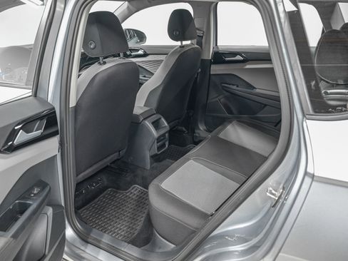 Used 2024 Volkswagen Taos S image 27