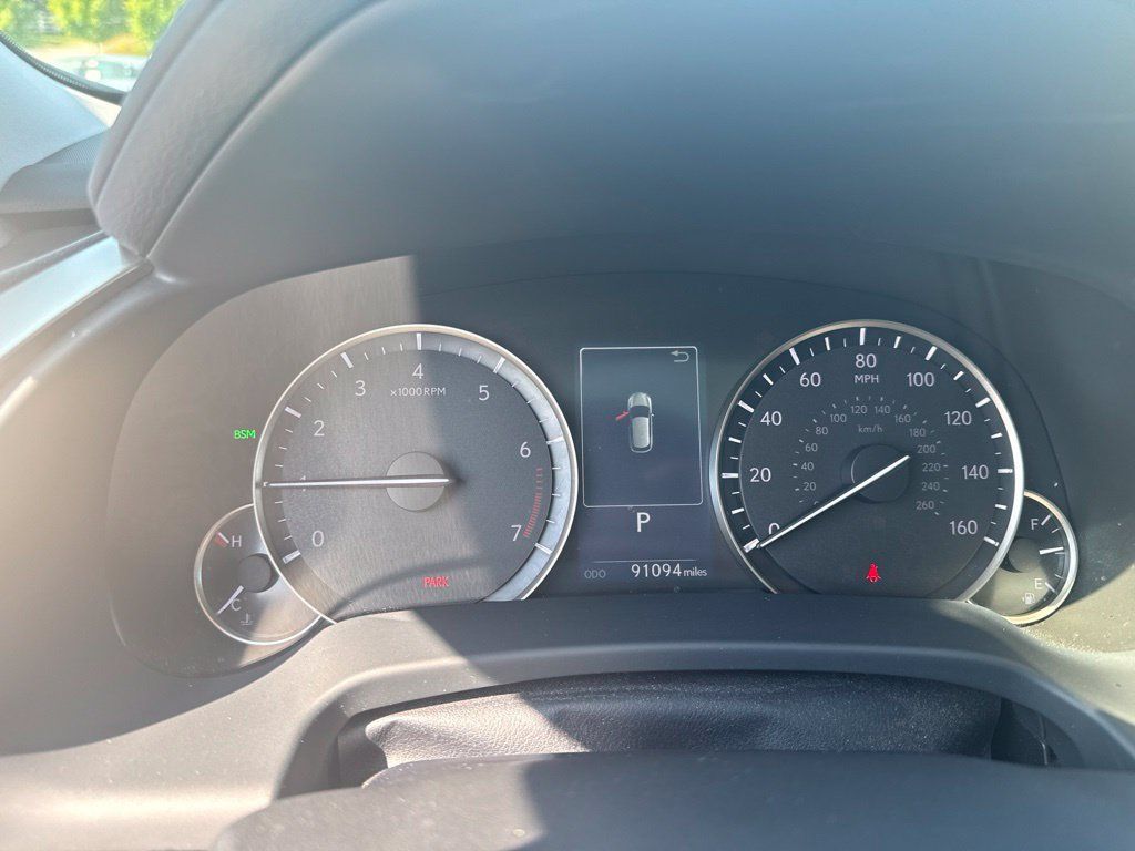 Used 2020 Lexus RX 350L Premium w/ Premium Package AWD/4WD image 12