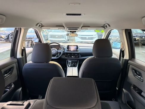 Certified 2023 Nissan Rogue SV FWD image 34