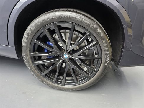 Used 2020 BMW X5 M50i w/ Premium Package image 16