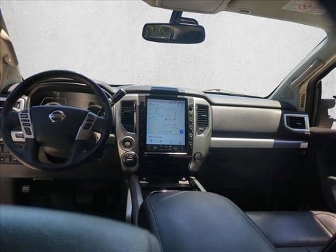 Used 2018 Nissan Titan PRO-4X w/ Pro-4x Convenience Package AWD/4WD image 18