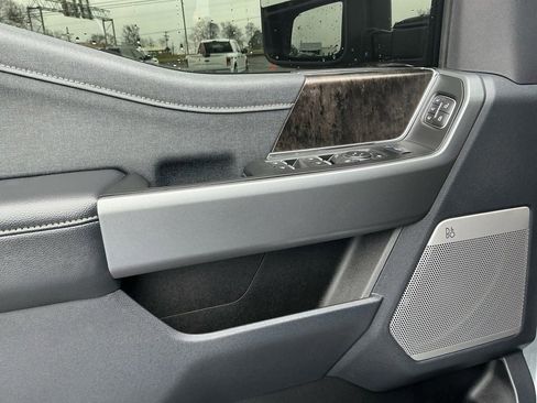 Used 2025 Ford F250 Lariat w/ Chrome Package image 16