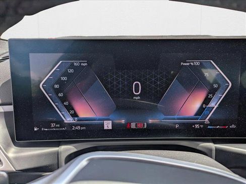 Certified 2025 BMW 330i Sedan w/ Convenience Package image 10