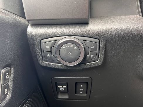 Used 2019 Ford F150 XLT w/ Equipment Group 302A Luxury AWD/4WD image 25