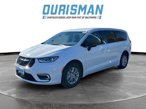 New 2026 Chrysler Pacifica Select FWD image 2