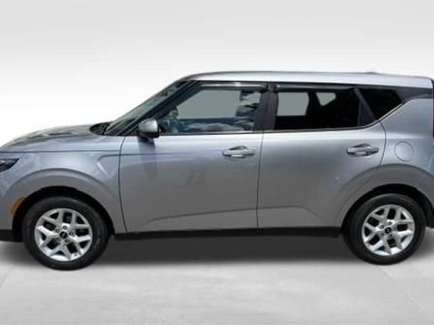 Used 2023 Kia Soul LX w/ LX Technology Package FWD image 10