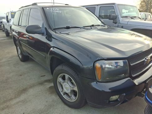 Used 2009 Chevrolet TrailBlazer LT w/ Skid Plate Package image 2