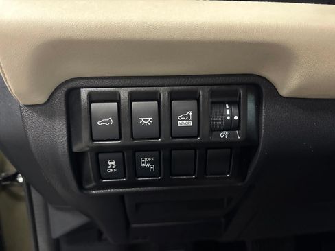 Used 2022 Subaru Ascent Touring AWD/4WD image 18