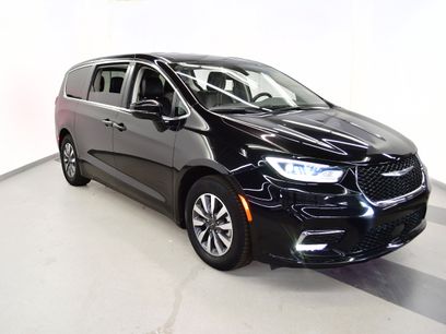 Used 2024 Chrysler Pacifica Limited
