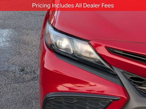 Used 2021 Toyota Camry SE w/ Convenience Package FWD image 11