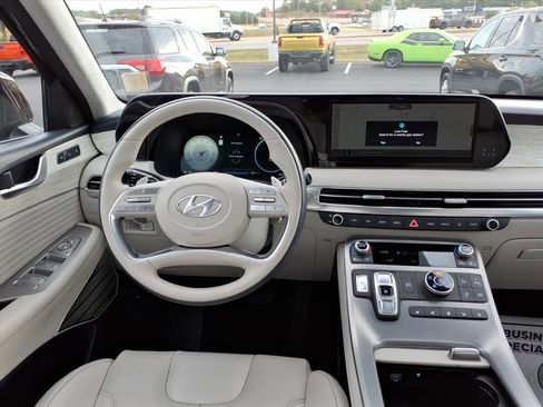 Used 2023 Hyundai Palisade Calligraphy image 12