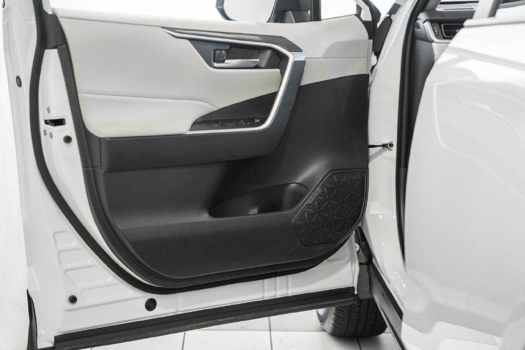 Certified 2025 Toyota RAV4 XLE Premium AWD/4WD image 38