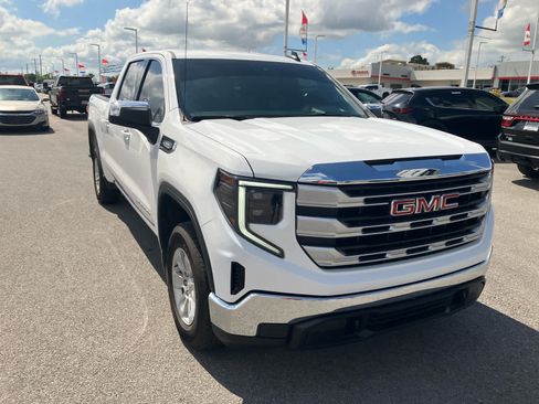 Used 2025 GMC Sierra 1500 SLE AWD/4WD image 1
