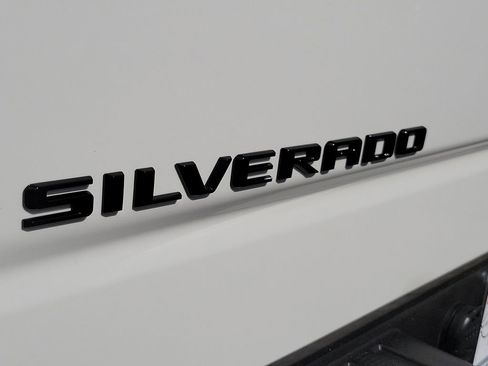 Used 2023 Chevrolet Silverado 1500 RST w/ Z71 Off-Road Package AWD/4WD image 27