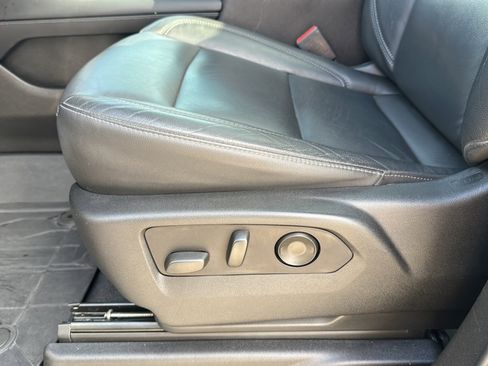 Used 2021 Chevrolet Tahoe LT w/ LT Signature Package image 16