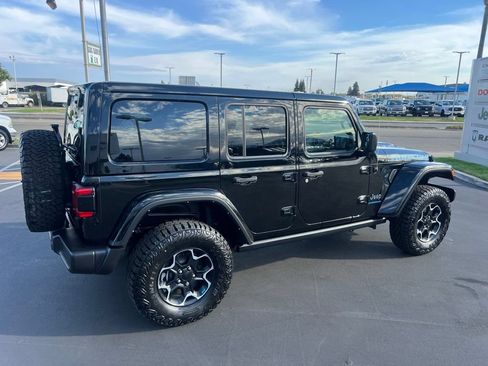 Used 2023 Jeep Wrangler Unlimited Rubicon 4xe w/ Cold Weather Group AWD/4WD image 11