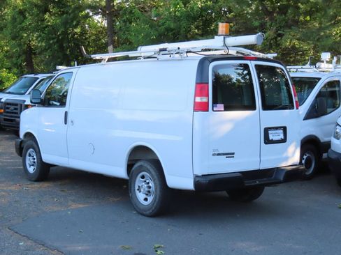 Used 2012 Chevrolet Express 2500 RWD image 4